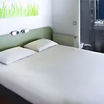 Ibis Budget Centre *