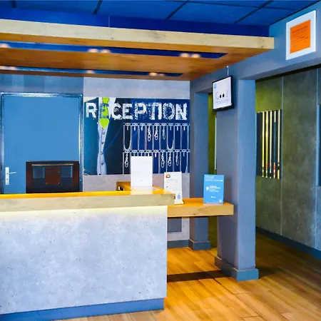 Ibis Budget Centre Єр