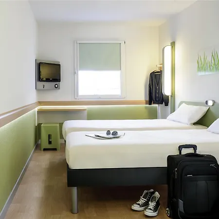 Ibis Budget Centre * Йер