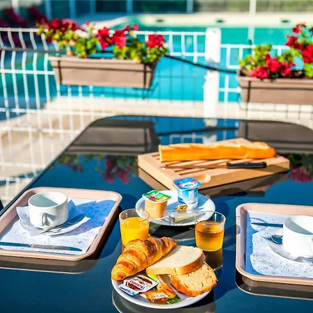 Ibis Budget Centre *