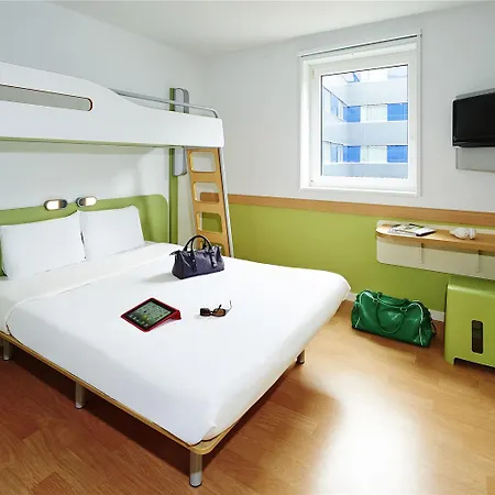 Отель Ibis Budget Centre *