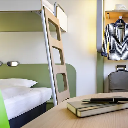 Отель Ibis Budget Centre Йер