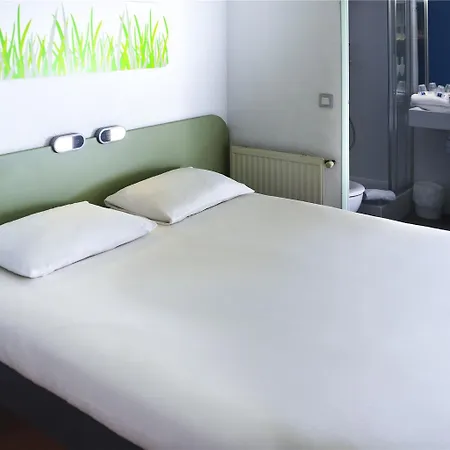 Отель Ibis Budget Centre *
